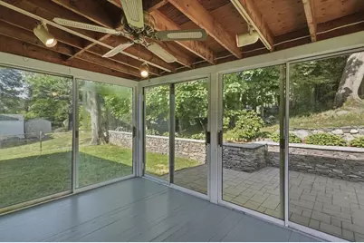 31 Eastern Avenue, Woburn, MA 01801 - Photo 15