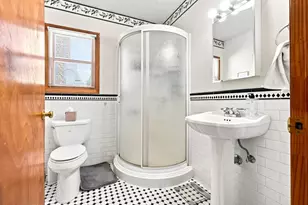 246 N Central Ave, Quincy, MA 02170 - Photo 19