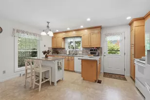 20 Clover Dr, Bridgewater, MA 02324 - Photo 3
