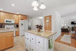 20 Clover Dr, Bridgewater, MA 02324 - Photo 5