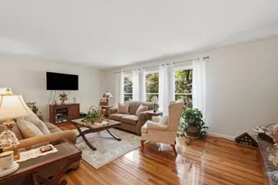 20 Clover Dr, Bridgewater, MA 02324 - Photo 9