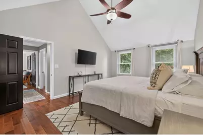 21 Railroad Ave, Taunton, MA 02780 - Photo 15
