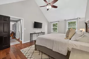 21 Railroad Ave, Taunton, MA 02780 - Photo 15