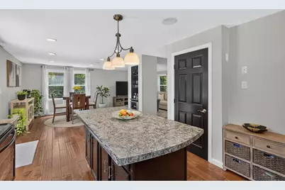 21 Railroad Ave, Taunton, MA 02780 - Photo 9