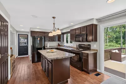 21 Railroad Ave, Taunton, MA 02780 - Photo 5