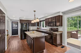 21 Railroad Ave, Taunton, MA 02780 - Photo 5