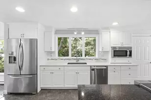 129 Pearl St, Burlington, MA 01803 - Photo 11