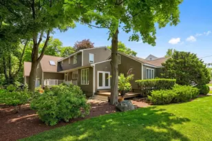 129 Pearl St, Burlington, MA 01803 - Photo 3