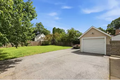 9 Munroe St, Haverhill, MA 01830 - Photo 33