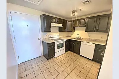 219 Central St #3B, Lowell, MA 01852 - Photo 3