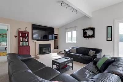 181 Peninsula Dr, Lunenburg, MA 01462 - Photo 9