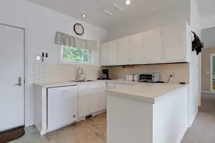 181 Peninsula Dr, Lunenburg, MA 01462 - Photo 3