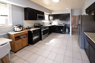27 Wave Ave, Revere, MA 02151 - Photo 9