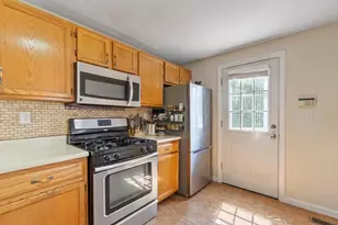 29 Lindsey Ln, Dracut, MA 01826 - Photo 11
