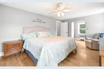 211 Lynn Fells Pkwy, Saugus, MA 01906 - Photo 25