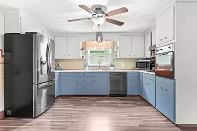 211 Lynn Fells Pkwy, Saugus, MA 01906 - Photo 13