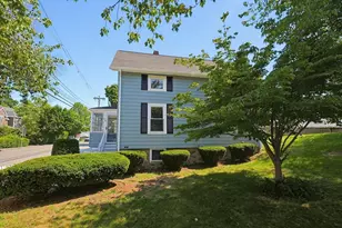 210 Pleasant St, Marblehead, MA 01945 - Photo 33