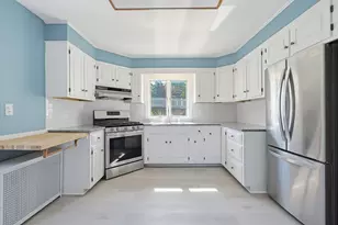 210 Pleasant St, Marblehead, MA 01945 - Photo 17