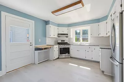 210 Pleasant Street, Marblehead, MA 01945 - Photo 15