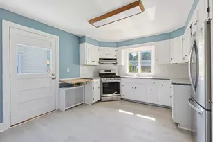 210 Pleasant St, Marblehead, MA 01945 - Photo 15