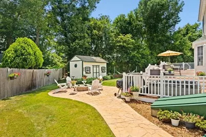 112 Village Gate Dr, Bridgewater, MA 02324 - Photo 7