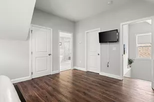 109 Thomas Burgin Pkwy, Quincy, MA 02169 - Photo 9