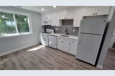 5 Lenox St #4, Lowell, MA 01852 - Photo 7
