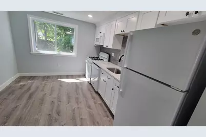 5 Lenox St #4, Lowell, MA 01852 - Photo 3