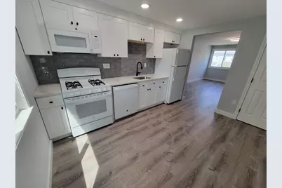 5 Lenox St #4, Lowell, MA 01852 - Photo 11