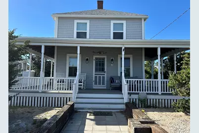 18 Marshfield Ave, Scituate, MA 02066 - Photo 1