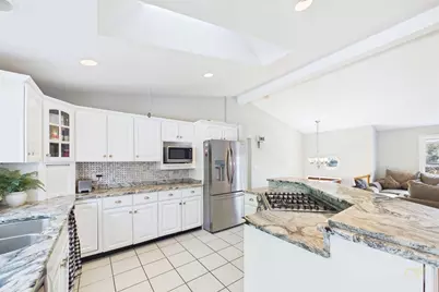 6 Lighthouse Ln, New Bedford, MA 02744 - Photo 17