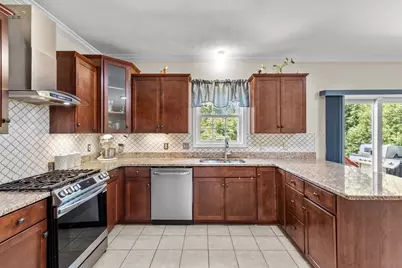 30 Willow Creek Dr, Attleboro, MA 02703 - Photo 9