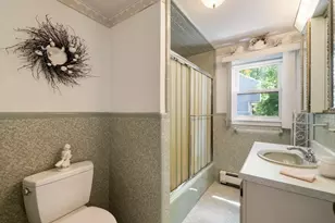28 Hudson St, Watertown, MA 02472 - Photo 15