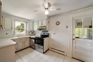28 Hudson St, Watertown, MA 02472 - Photo 9