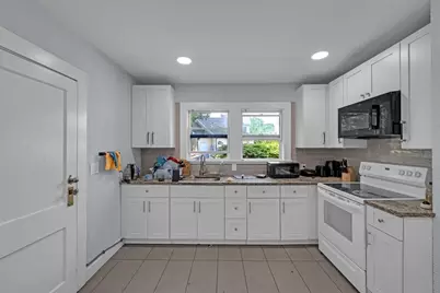 18 Mount Vernon St, Fitchburg, MA 01420 - Photo 3