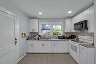 18 Mt Vernon St, Fitchburg, MA 01420 - Photo 3