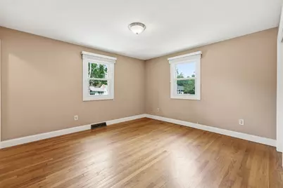 20 Sherwood Ave, West Springfield, MA 01089 - Photo 17