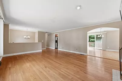 20 Sherwood Ave, West Springfield, MA 01089 - Photo 3