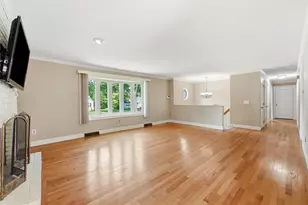 20 Sherwood Ave, West Springfield, MA 01089 - Photo 5