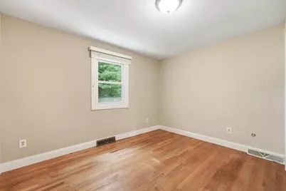 20 Sherwood Ave, West Springfield, MA 01089 - Photo 13