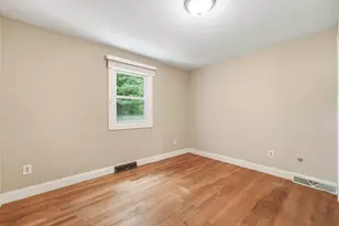 20 Sherwood Ave, West Springfield, MA 01089 - Photo 13