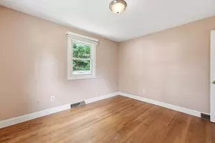 20 Sherwood Ave, West Springfield, MA 01089 - Photo 15