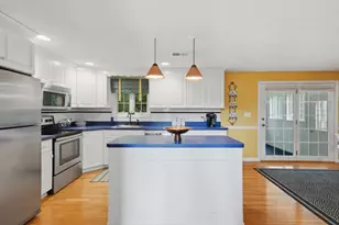 4 Frank Dr, Milford, MA 01757 - Photo 13