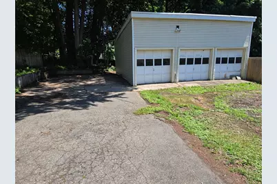 32 Hampden St, Northampton, MA 01060 - Photo 9