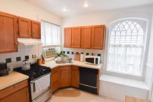 6 Perry St, Brookline, MA 02445 - Photo 11