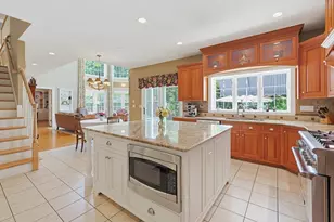 64 Deerview Way, Franklin, MA 02038 - Photo 5