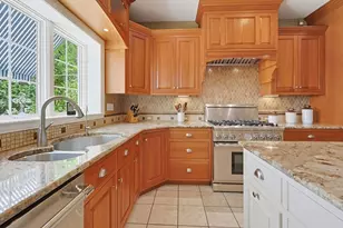 64 Deerview Way, Franklin, MA 02038 - Photo 7