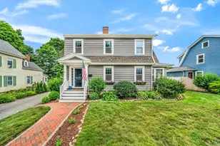 10 Essex St, Amesbury, MA 01913 - Photo 1