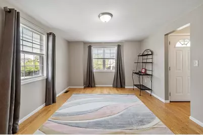 487 Wentworth Ave, Lowell, MA 01852 - Photo 11