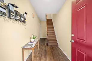 52 Summer St, Haverhill, MA 01830 - Photo 5